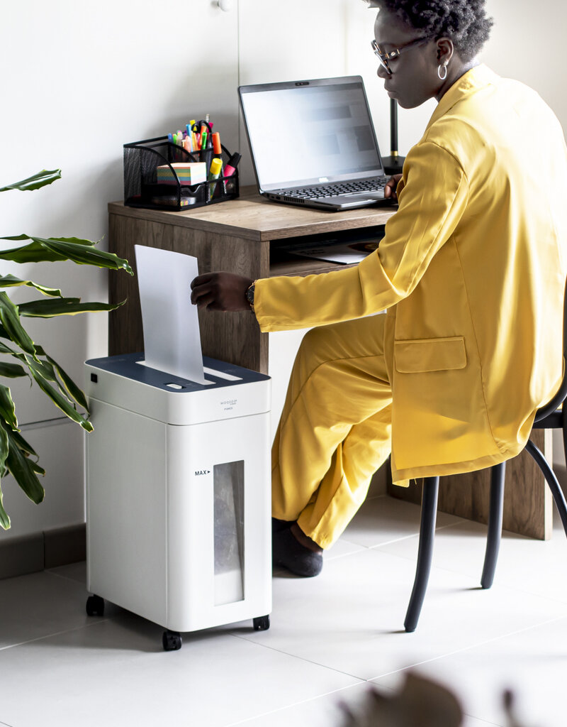 IRIS Personal Shredder Cross Cut P10HCS