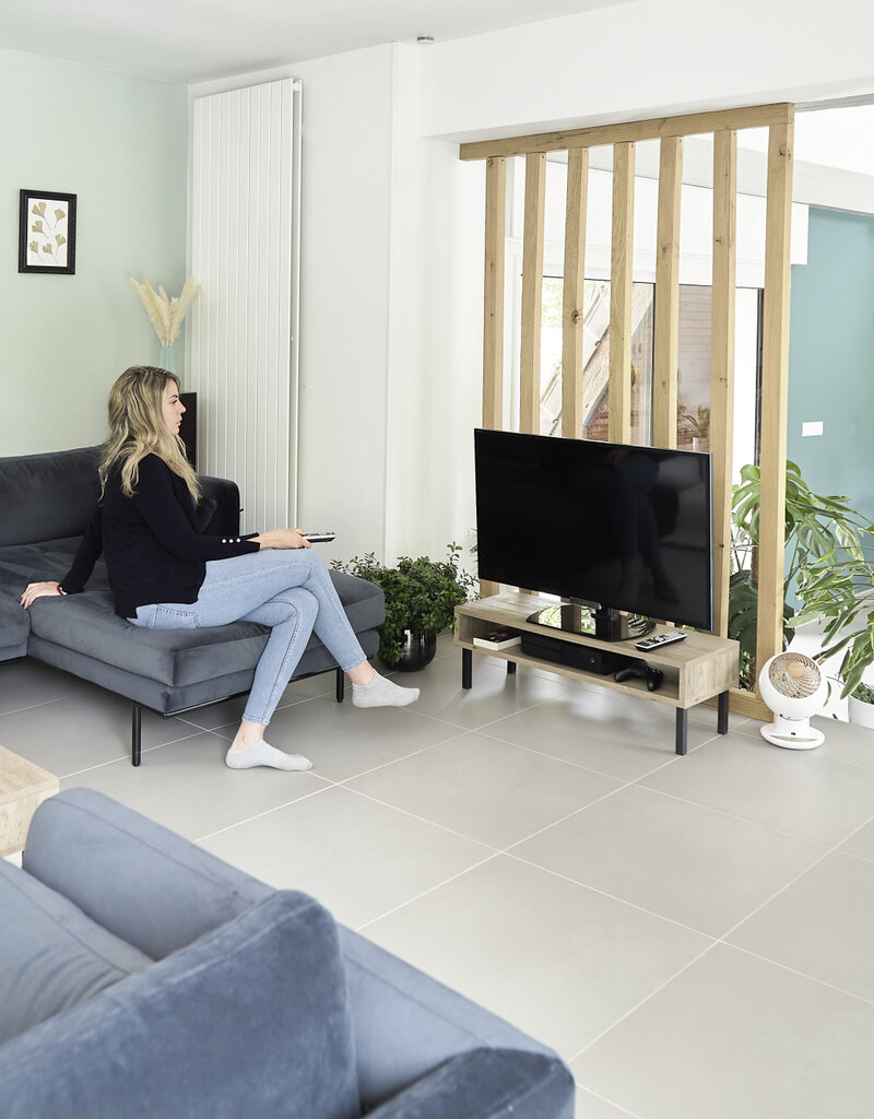 IRIS TV-standaard voor schermen tot 40 inch, WAB 950, asbruin, W95 x D35,5 x H30 cm