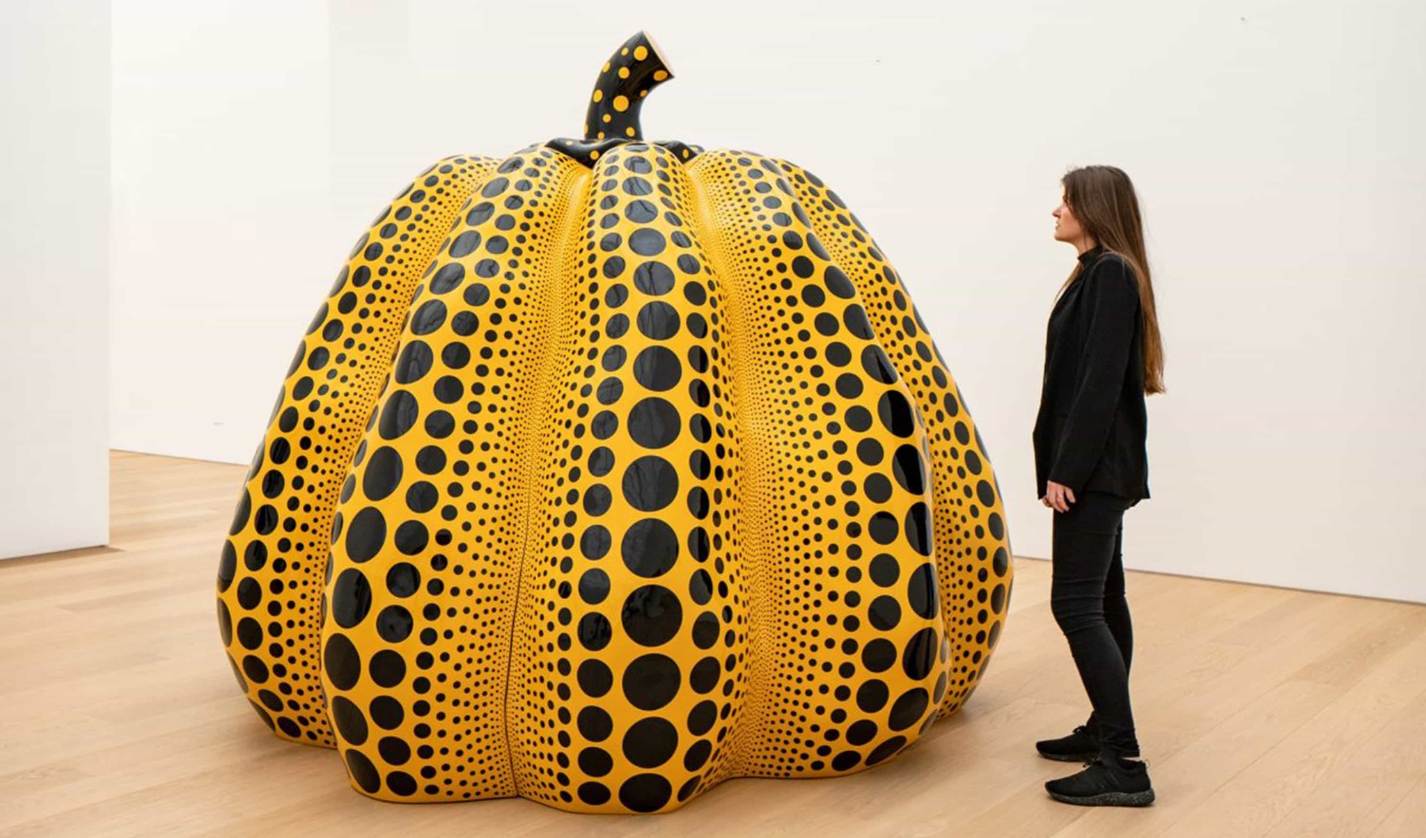 кусама художница тыквы. японская художница кусама. яёи кусама. яёи кусама художница луи виттон. яей кусам.