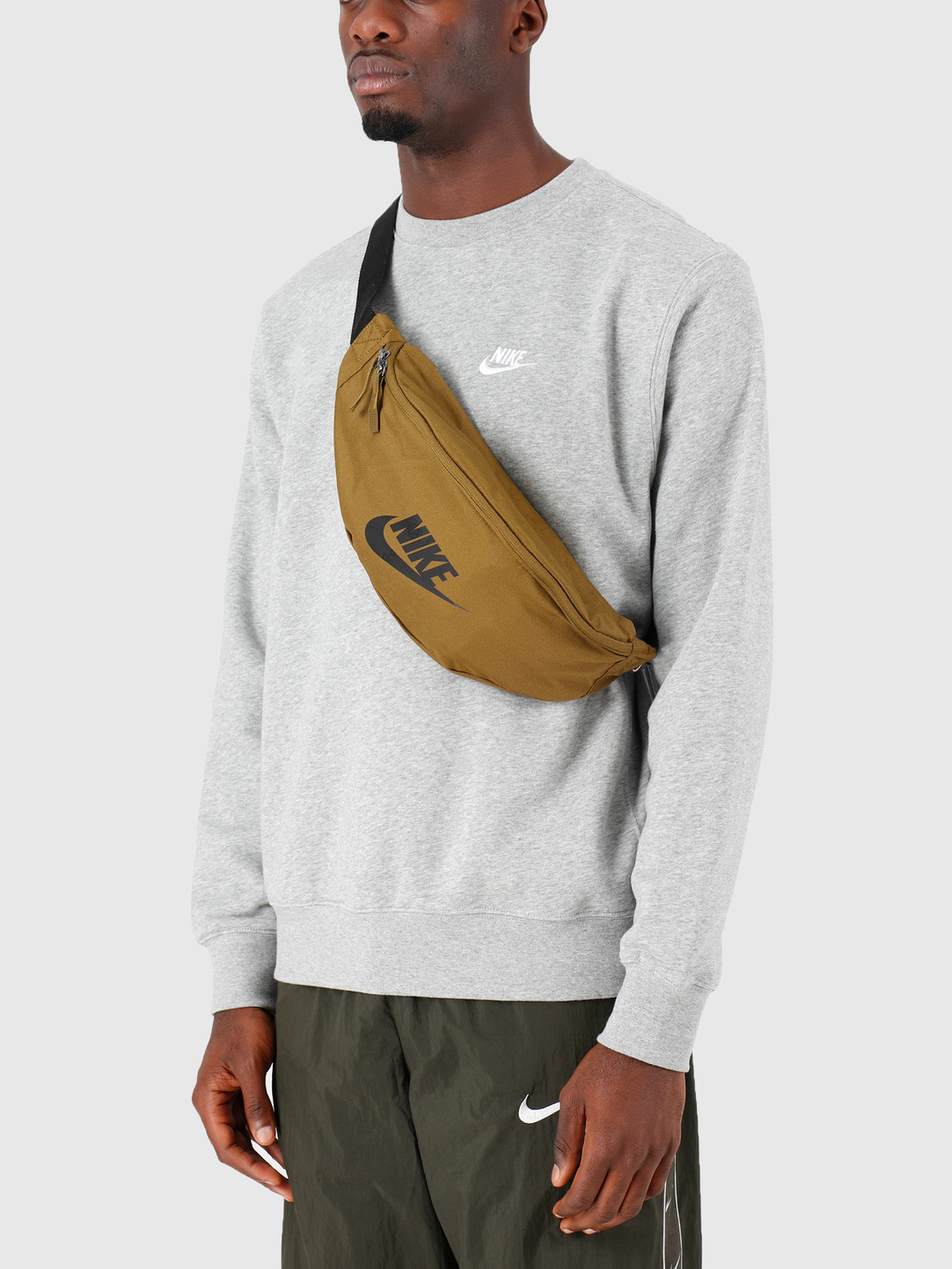 nike heritage bum bag