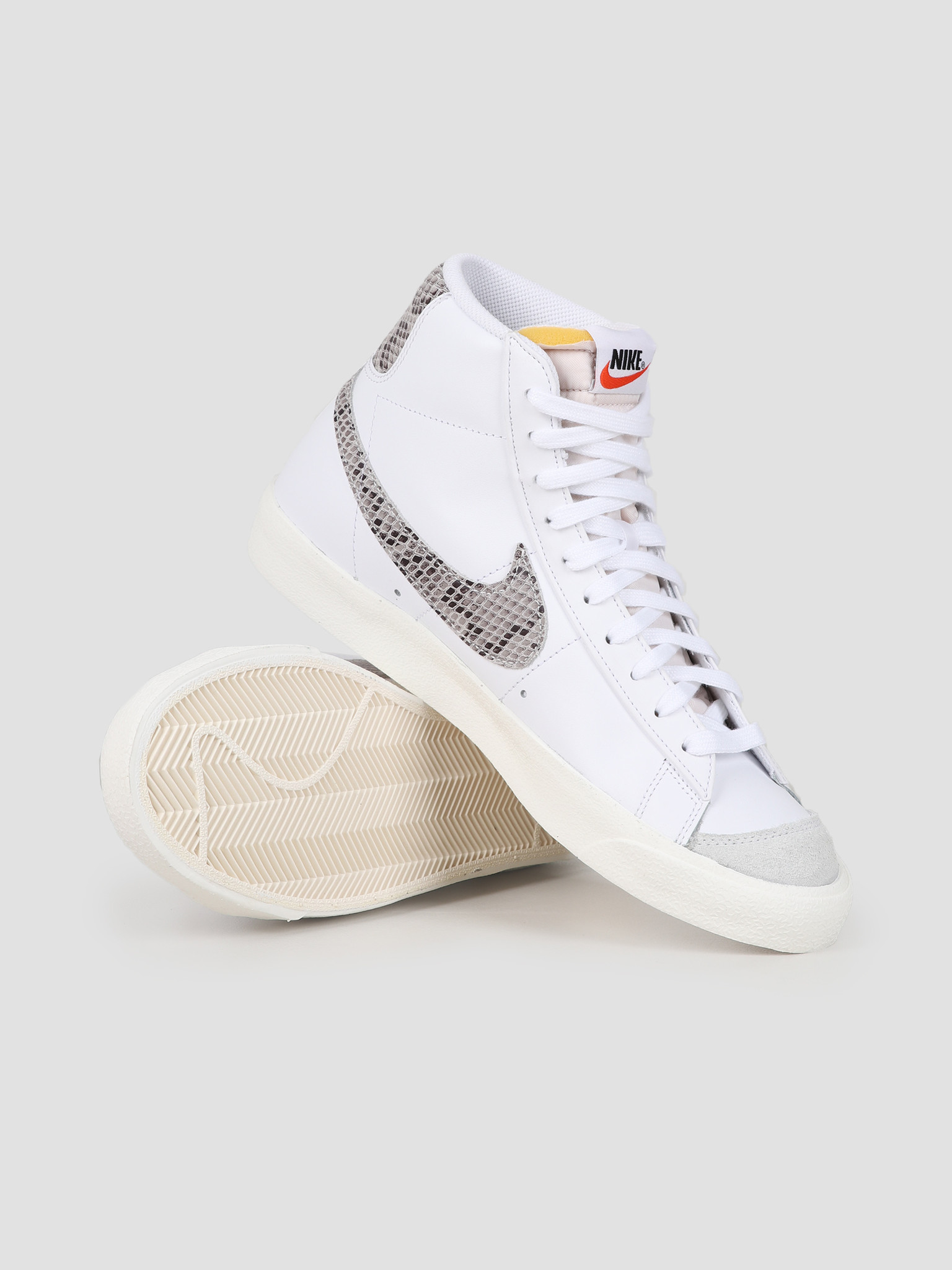 nike blazer white