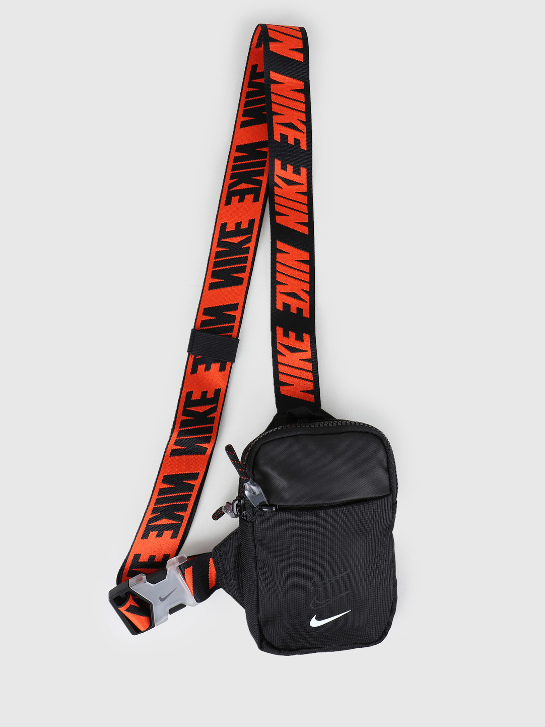 nike sportswear essential p nike sportswear essential p