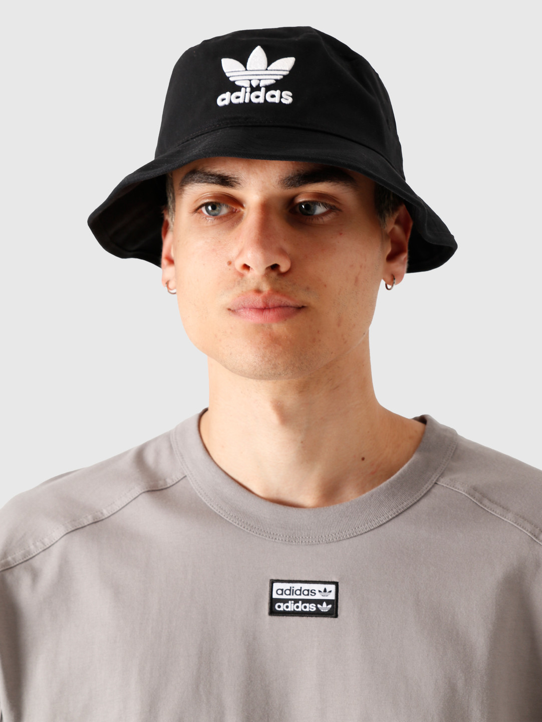 adidas originals trefoil bucket hat in black bk7345