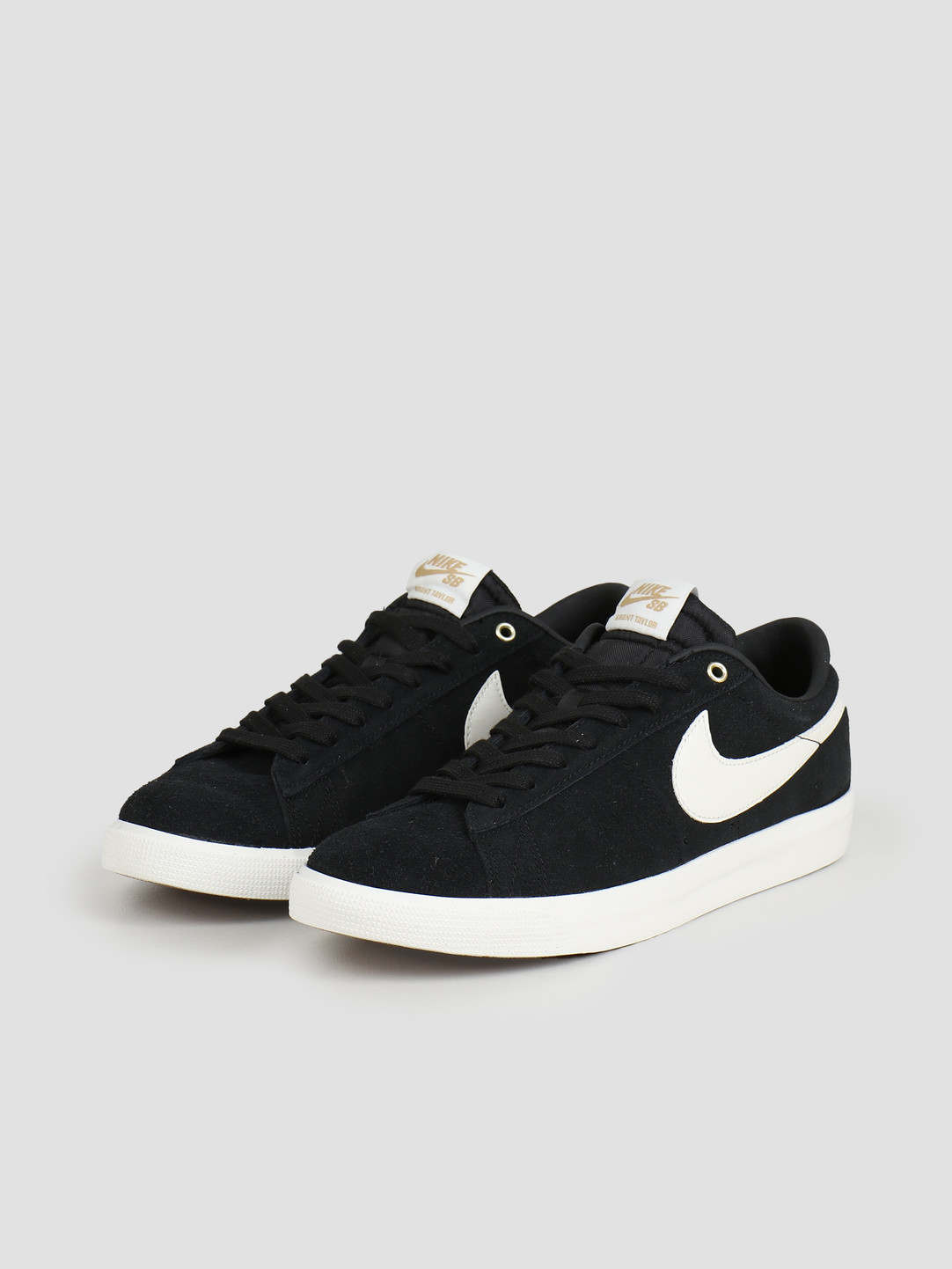 nike low blazer black