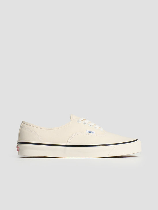 vans ua authentic white