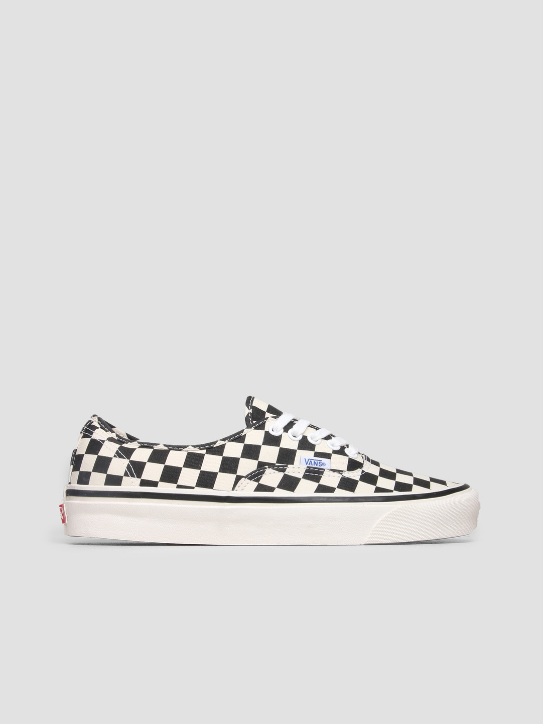 vans anaheim authentic trainers in black check