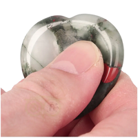 thumb-Drakenbloed Jaspis  hart worry stone ( Zorgen steen ) Nr 11-2