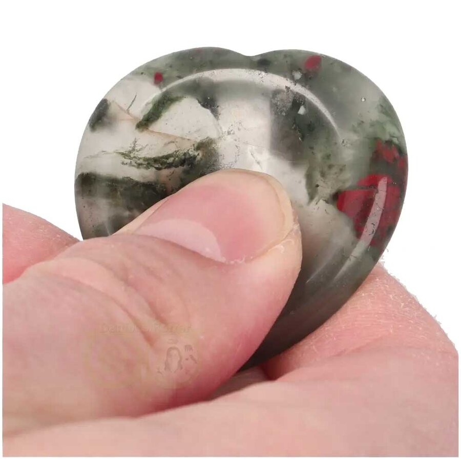 Drakenbloed Jaspis  hart worry stone ( Zorgen steen ) Nr 16-2