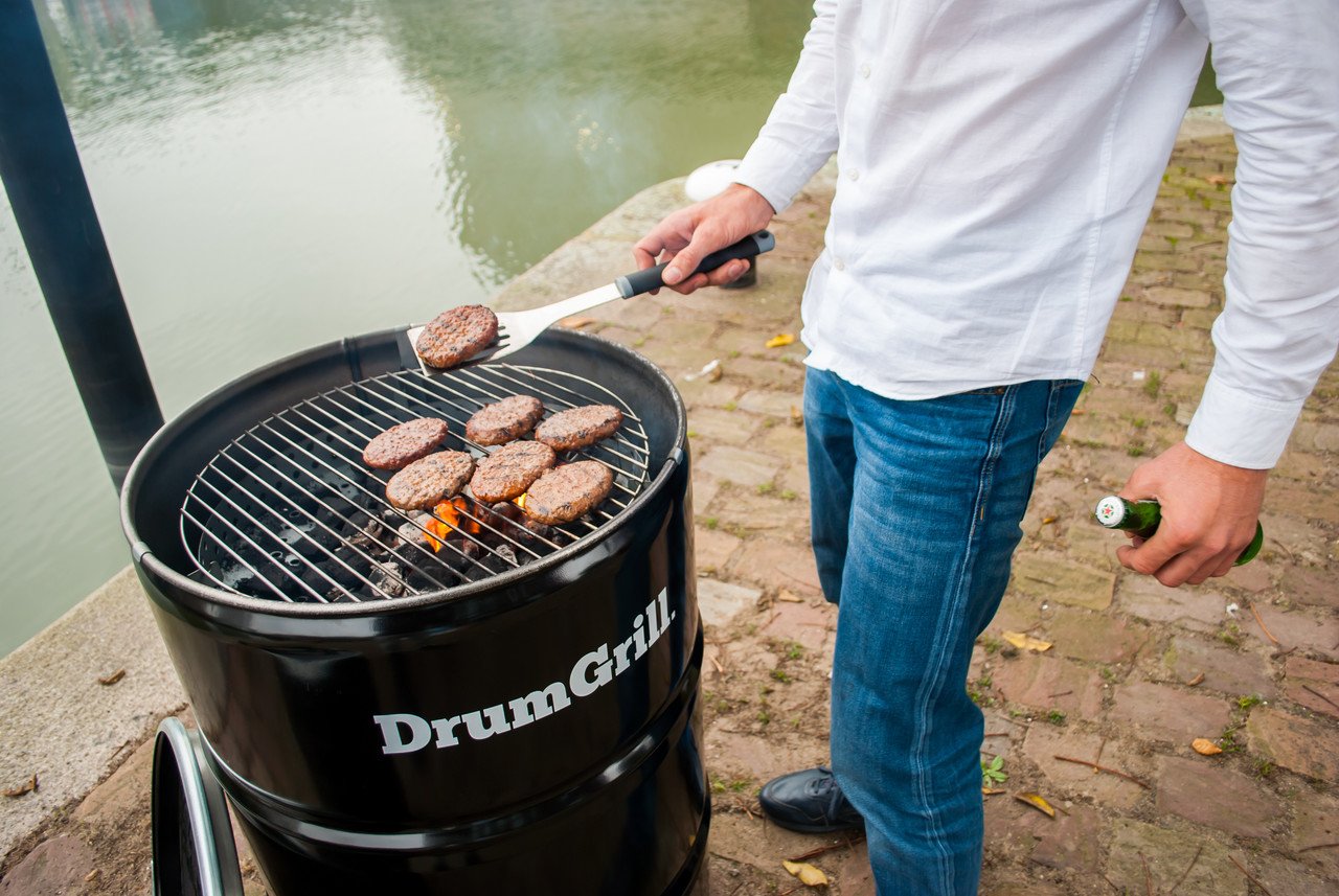 https://cdn.webshopapp.com/shops/260369/files/295075092/1280x1000x3/drumgrill-drumgrill-small-barbecue-multifonctionne.jpg