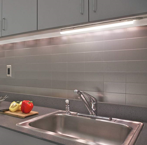 Aigostar LED-Leuchten T5 LED Küchenunterbauleuchte - 30cm - Lichtfarbe optional - komplett mit 1,5m Anschlusskabel und Ein- / Ausschalter - 4W entspricht 40W Aigostar LED-Leuchten T5 LED Küchenunterbauleuchte - 30cm - Lichtfarbe optional - komplett mit 1,5m Anschlusskabel und Ein- / Ausschalter - 4W entspricht 40W