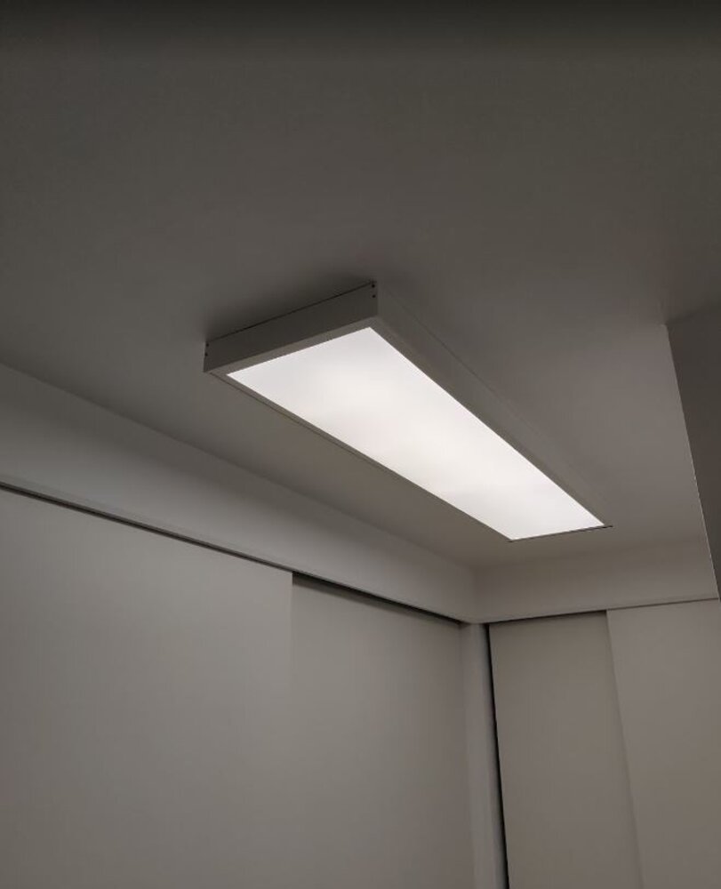 LCB LED-Beleuchtung Innovatives Design, hochwertige Technik & schnelle Lieferung! Aufputz-Klickrahmen Weiß - 120x30 cm | 42MM Schraublose Befestigung Decken montage - Geeignet für LED panelen