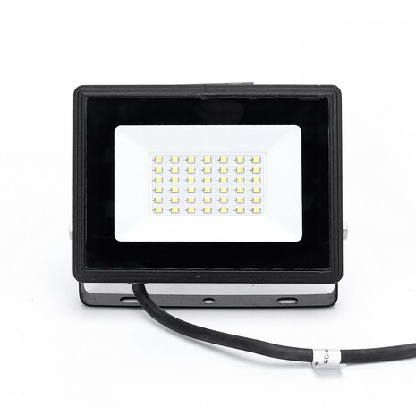 30W - LED Strahler - 6000K Tageslichtweiß - wasserdicht IP65 - entspricht 270W - 3 Jahre Garantie 30W - LED Strahler - 6000K Tageslichtweiß - wasserdicht IP65 - entspricht 270W - 3 Jahre Garantie