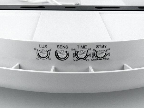 LED line LED Deckenleuchte  Lunar - mit Sensor- IP65 wasserdicht - 16W entspricht 130W - Neutralweiß 4000K