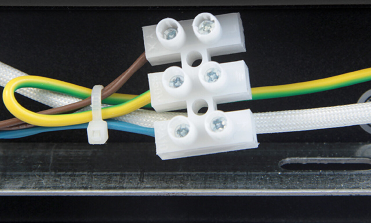 LCB LED Deckenspot Mattschw. - 3 verstellbare GU10 Fassungen für LED Spots - exkl. LED Spot LCB LED Deckenspot Mattschw. - 3 verstellbare GU10 Fassungen für LED Spots - exkl. LED Spot