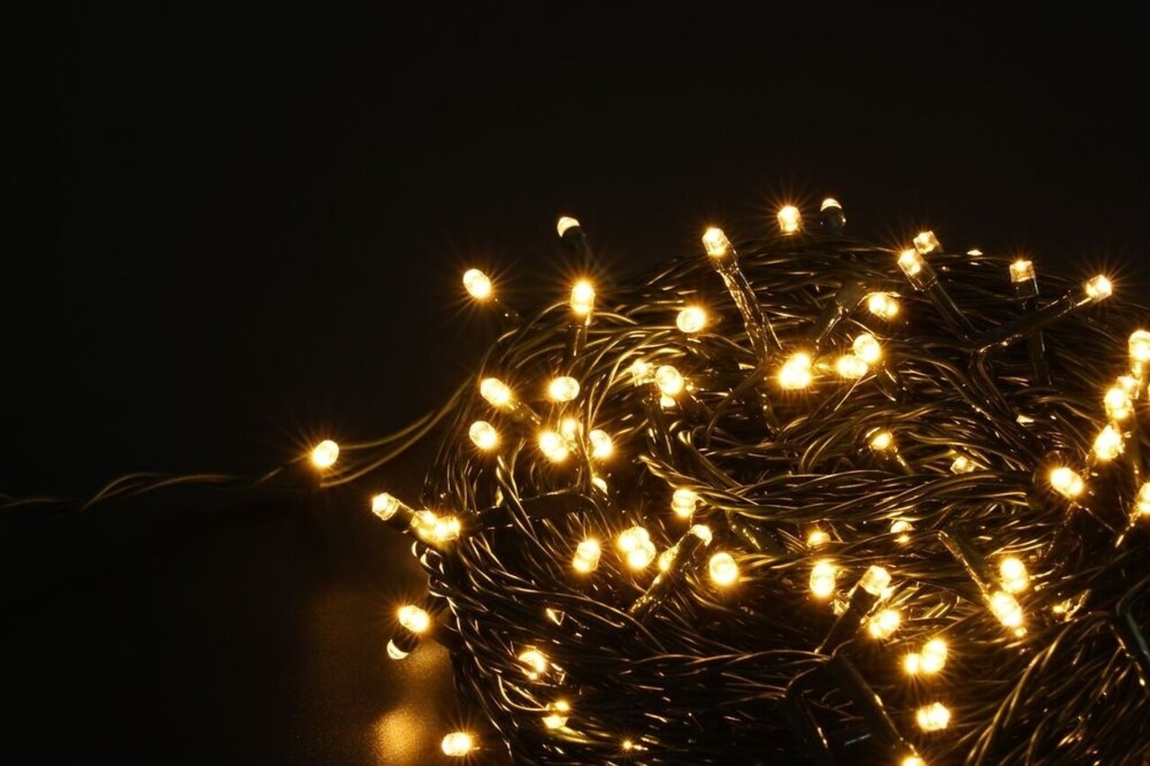 Smoking Acc. International Kft. LED Weihnachtslichterkette 20m 200 LEDs - 2700K Warmweiß - 220V Adapter Smoking Acc. International Kft. LED Weihnachtslichterkette 20m 200 LEDs - 2700K Warmweiß - 220V Adapter
