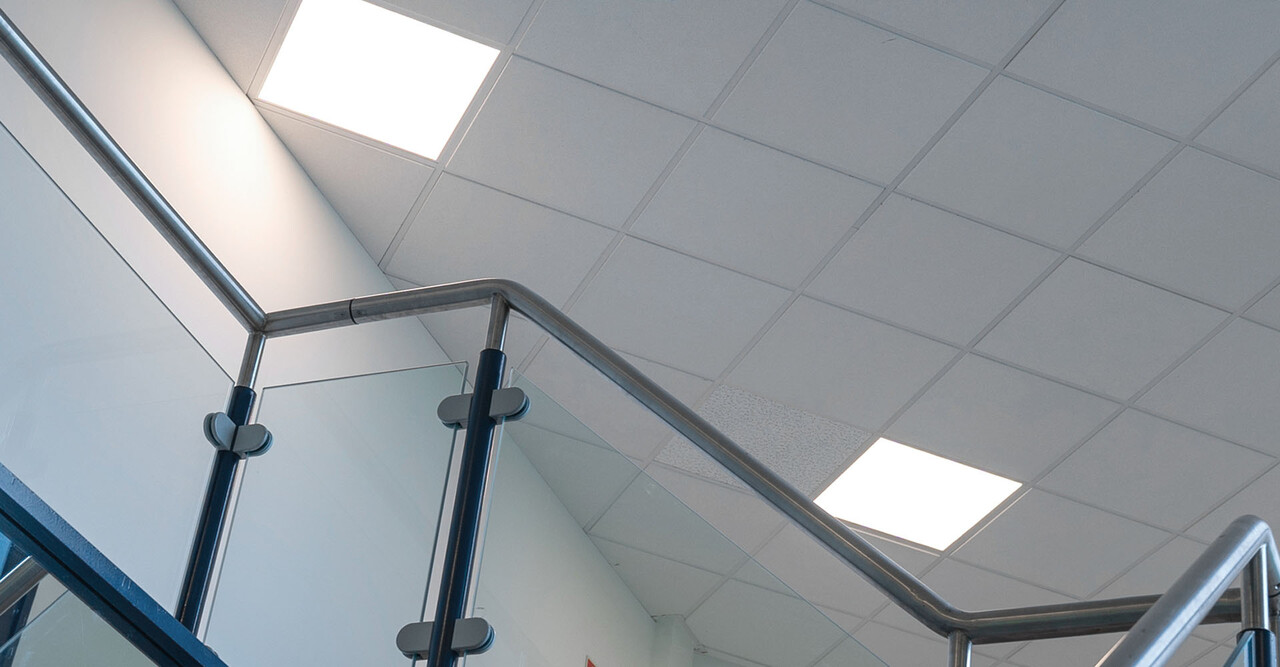 LCB LED LED Panel 28W 3920Lm - CCT 830-840-865 Multi Color Switch | 60x60cm - UGR19 Prisma - 5 Jahre Garantie LCB LED LED Panel 28W 3920Lm - CCT 830-840-865 Multi Color Switch | 60x60cm - UGR19 Prisma - 5 Jahre Garantie