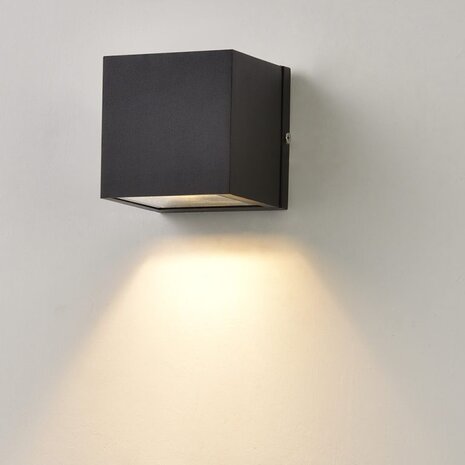 Artdelight LED Einbau- und Deckenleuchten – Design & Effizienz  LED Wandleuchte Down IP54 - Schwarz DICE Square 100MM | 1x GU10 Fassung