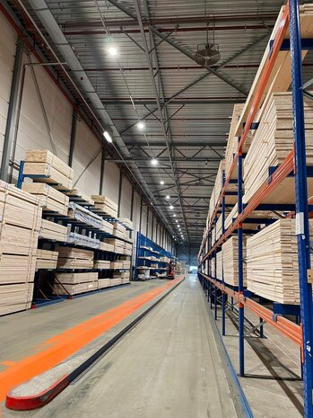 LCB LED-Beleuchtung Innovatives Design, hochwertige Technik & schnelle Lieferung! LED UFO Hallenstrahler - High Bay Hallenleuchte IP65 - 240W 38000 Lumen - 860 Tageslichtweiß | 1-10V Dimmbar - 5 Jahre Garantie