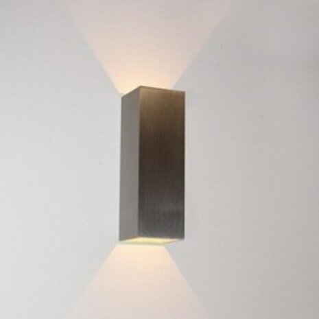 Artdelight LED Einbau- und Deckenleuchten – Design & Effizienz LED-Wandleuchte – Aluminium – VEGAS150 – nach oben und unten gerichtet – IP65 – 2 x 2,3 W, 2700 K – 150 mm Artdelight LED Einbau- und Deckenleuchten – Design & Effizienz LED-Wandleuchte – Aluminium – VEGAS150 – nach oben und unten gerichtet – IP65 – 2 x 2,3 W, 2700 K – 150 mm