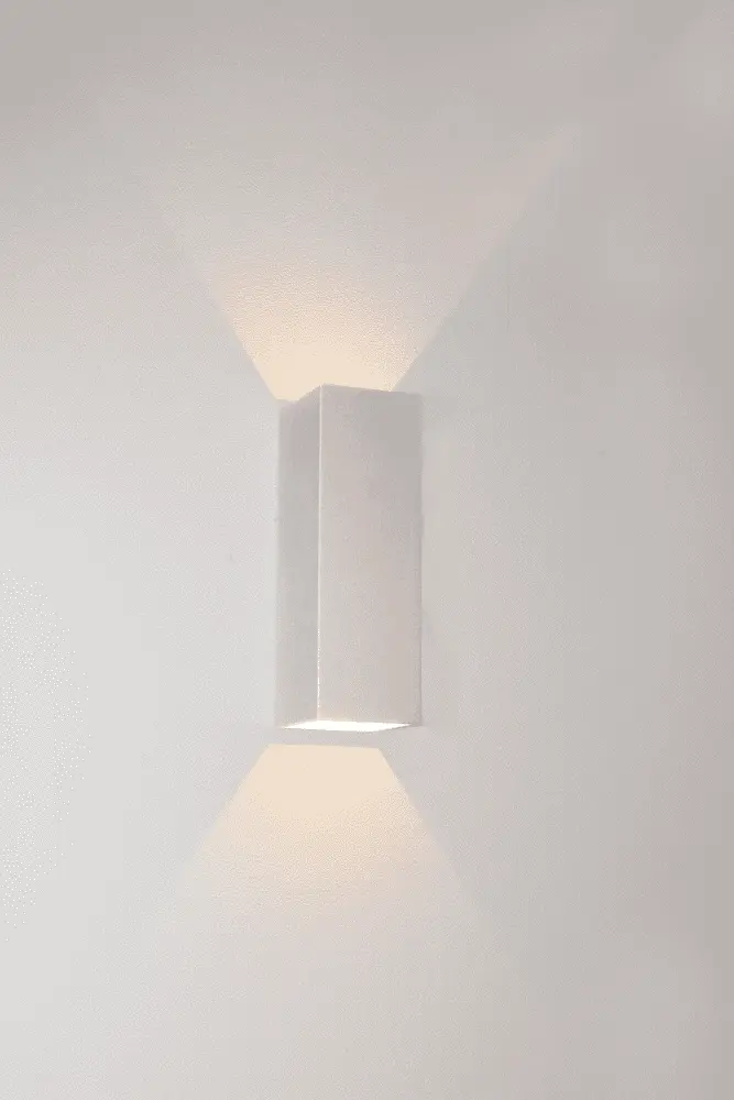 Artdelight LED-Wandleuchte Weiß – VEGAS150 – Nach oben und unten schwenkbar – IP65 – 2 x 2,3 W, 2700 K – 150 mm