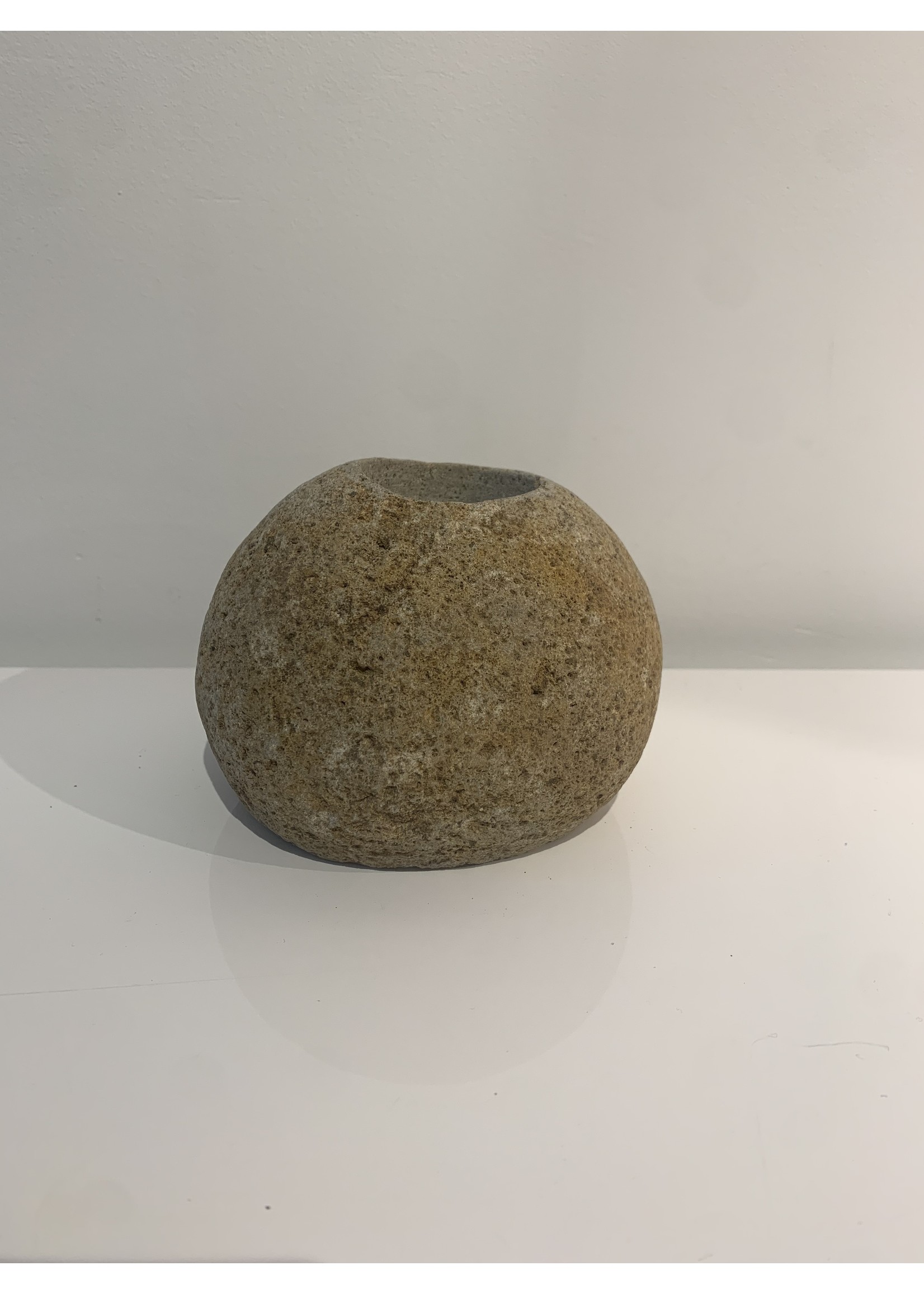 CANDLE HOLDER STONE 4