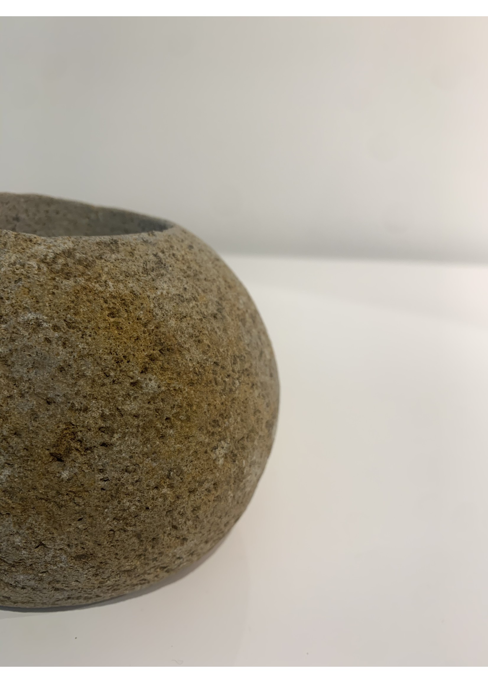 CANDLE HOLDER STONE 4