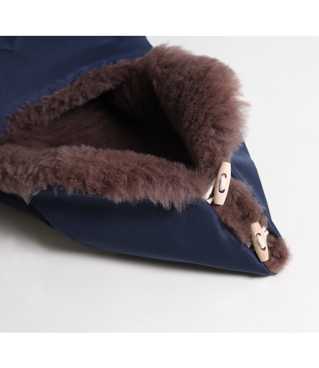 Kaiser Lammfell Fusssack Toffee navy
