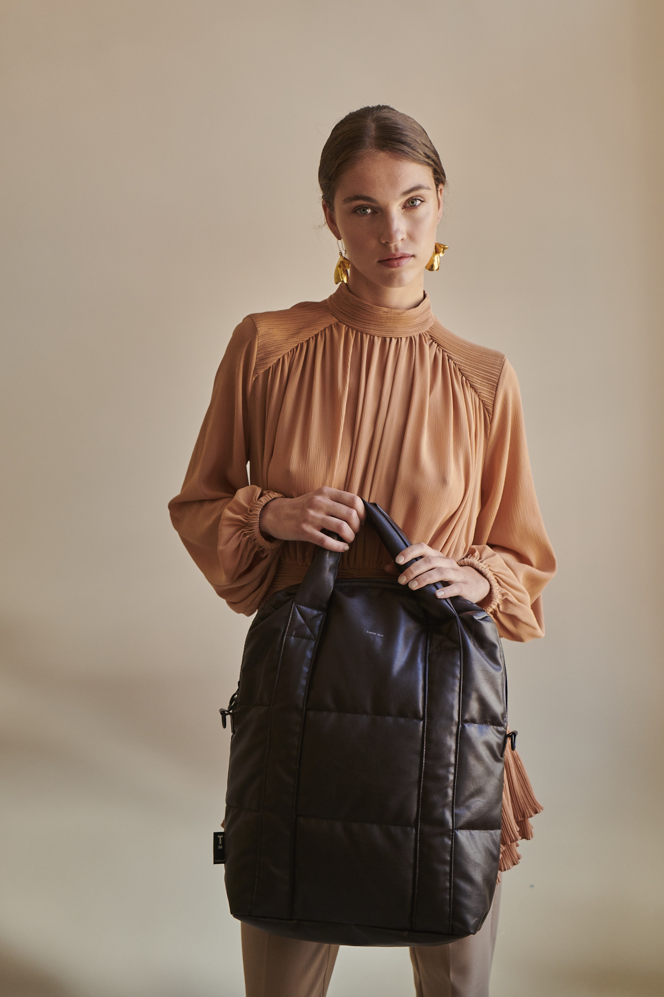 Tinne + Mia Puffy Laptop Bag - Silvery – Prema Home
