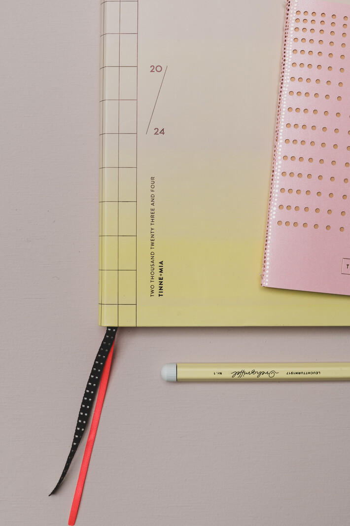 Note Booklet A6 - Gridded Pink