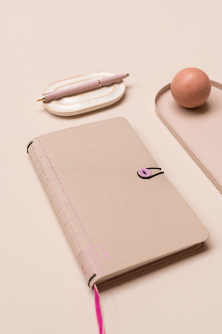 Notebook button - Pebbles