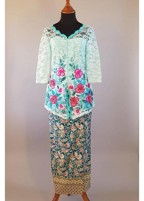 Kebaya elegant turquoise 3/4 mouw met bijpassende sarong