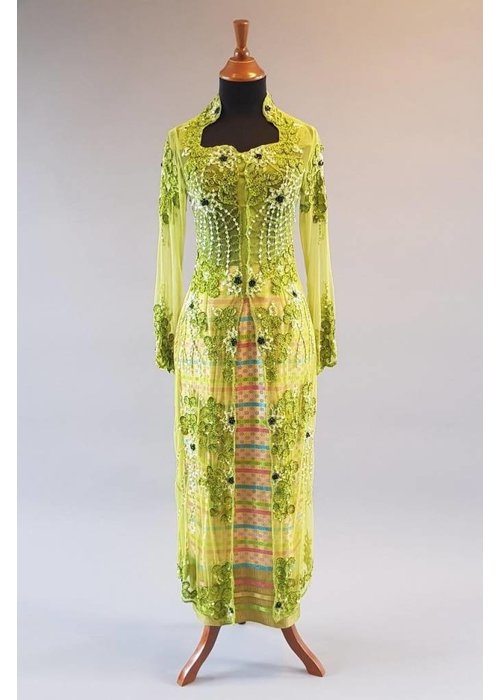 Bruids kebaya lemon groen met bijpassende sarong songket