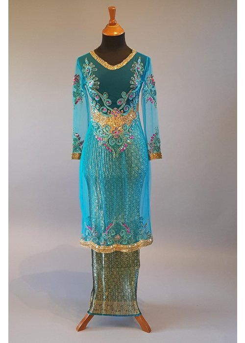 Kebaya glamour turquoise met bijpassende sarong plissé
