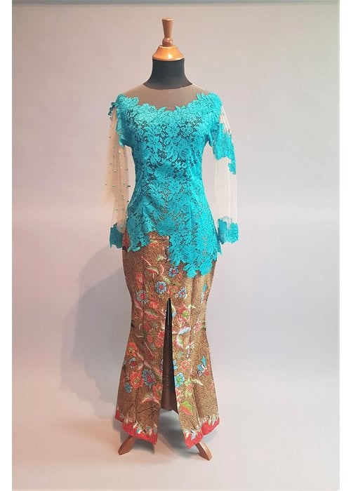 Bruids kebaya modern turquoise met bijpassende sarong