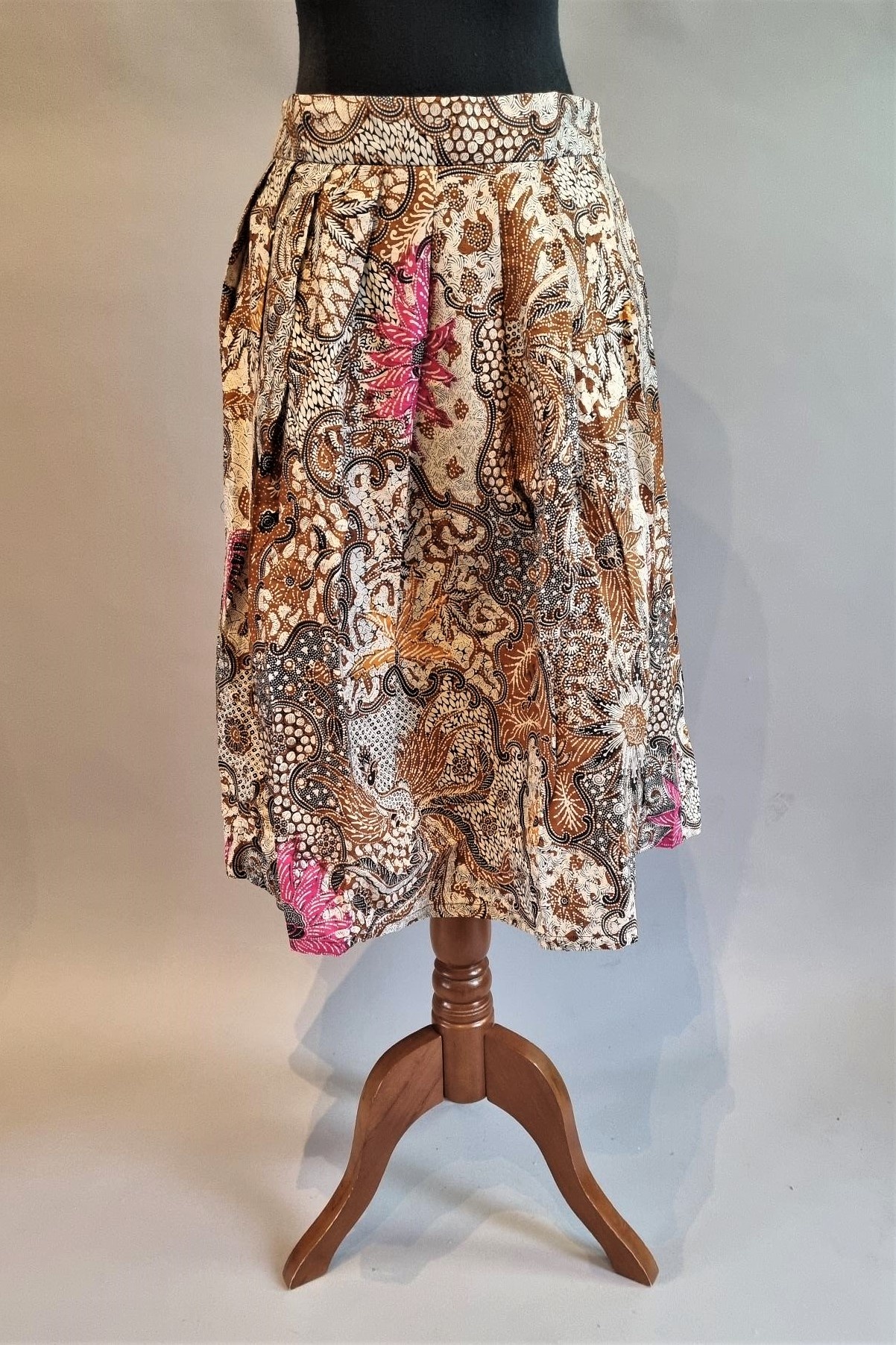 Kustlijn woestenij Parel Set blouse met bijpassende rok batik - Aryani Collection