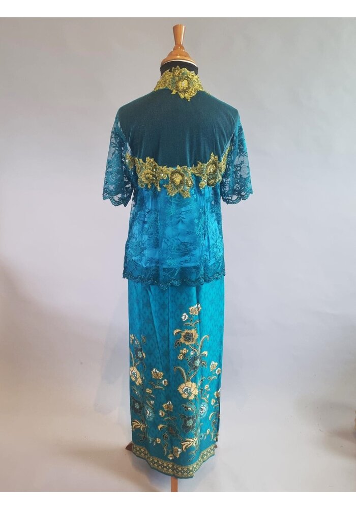 Kebaya korte mouw oceaanblauw met bijpassende sarong