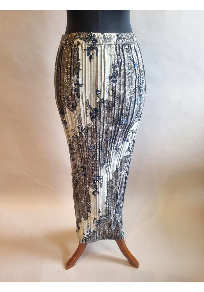 Kebaya trendy grijs met bijpassende rok plissé