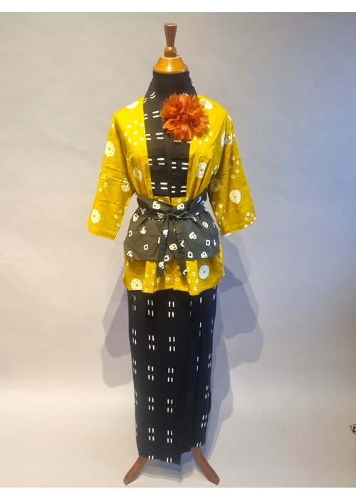Kebaya kimono modern met bijpassende wikkel sarong