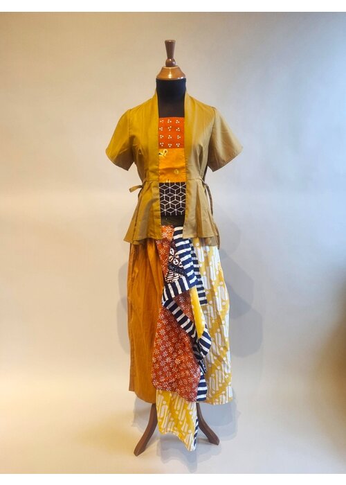 Set kebaya kutubaru met bijpassende broek  terracotta