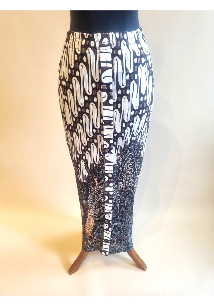 Bruidskebaya elegant wit met bijpassende rok plisse