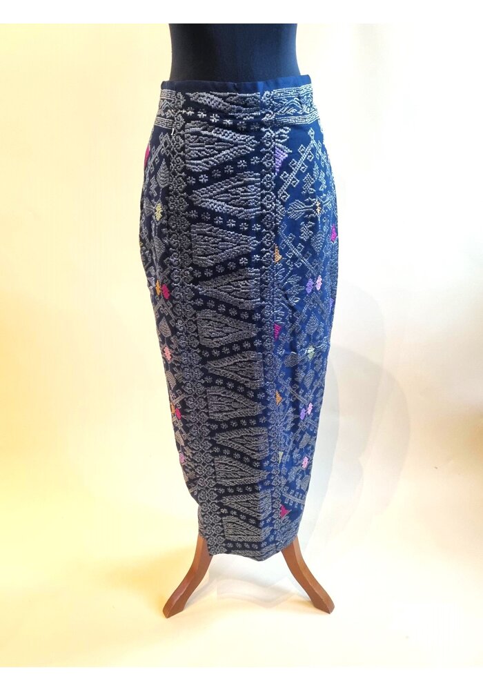 Kebaya klassiek wit met bijpassende sarong & riem