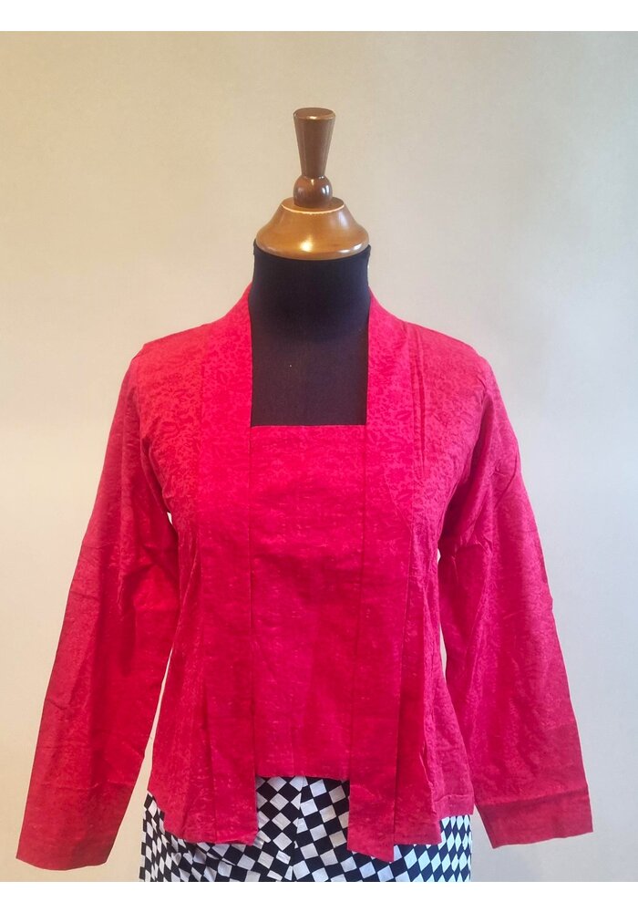 Kebaya kutubaru rood met bijpassende korte rok & selendang