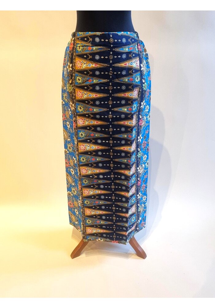 Kebaya encim blauw met bijpassende sarong