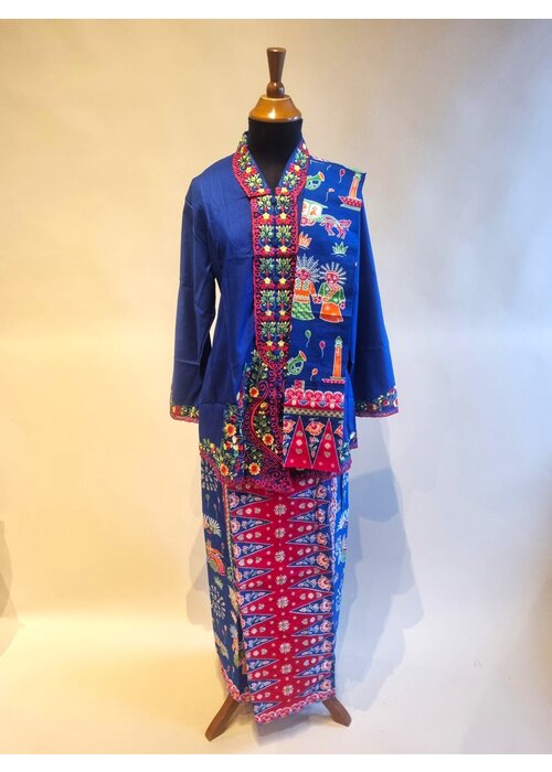 Kebaya encim blauw met bijpassende sarong & selendang