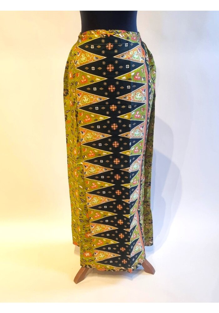 Kebaya encim dennen groen met bijpassende sarong