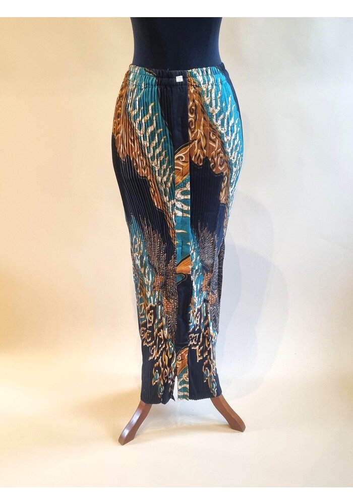 Kebaya glamour blauw met bijpassende rok plissé