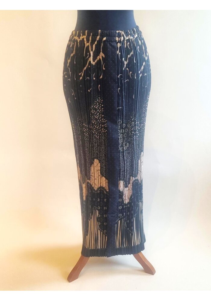 Kebaya glamour sage groen met bijpassende rok plissé
