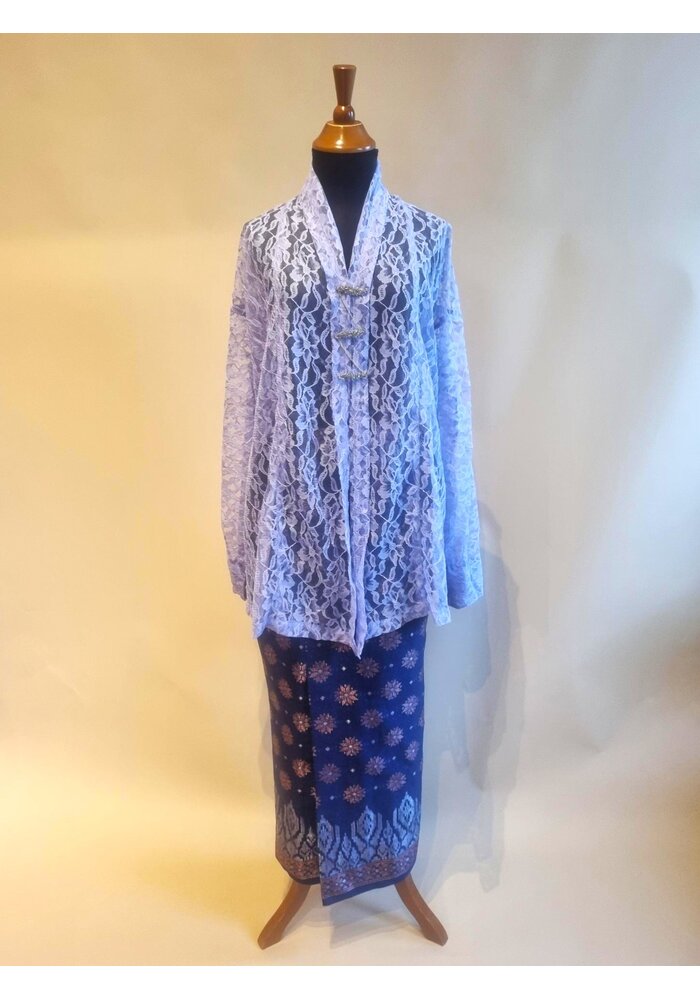 Kebaya Maluku met bijpassende sarong songket