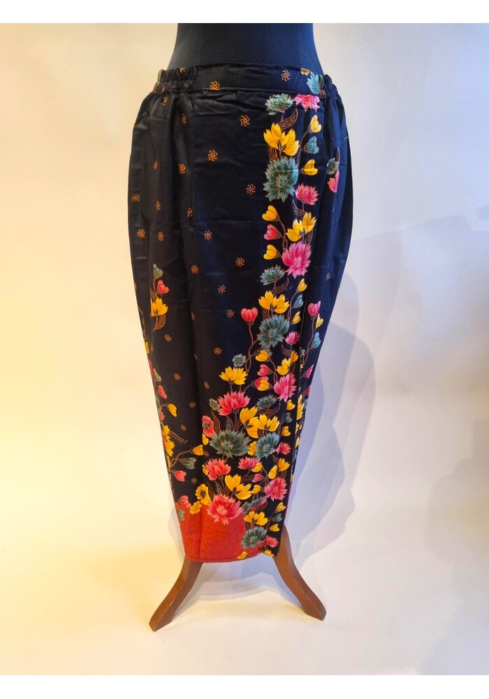 Set kebaya rood stewardess stijl