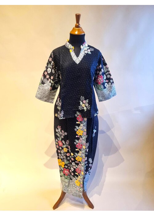 Set kebaya zwart stewardess stijl